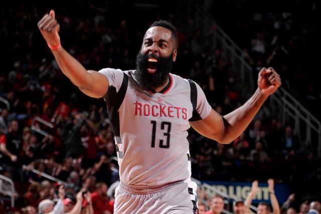 队史第二位6000分球员 翟晓川:未来属于年轻人